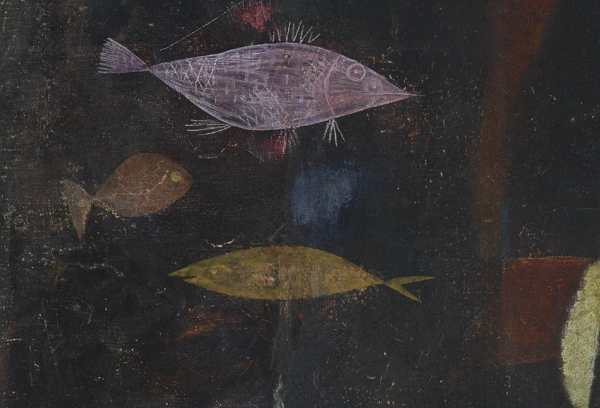 Detail 3: Pink and yellow fish on the left in Fish Magic